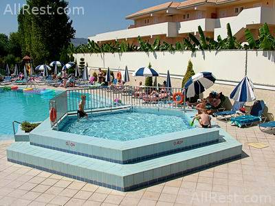 Roseland Hotel 9